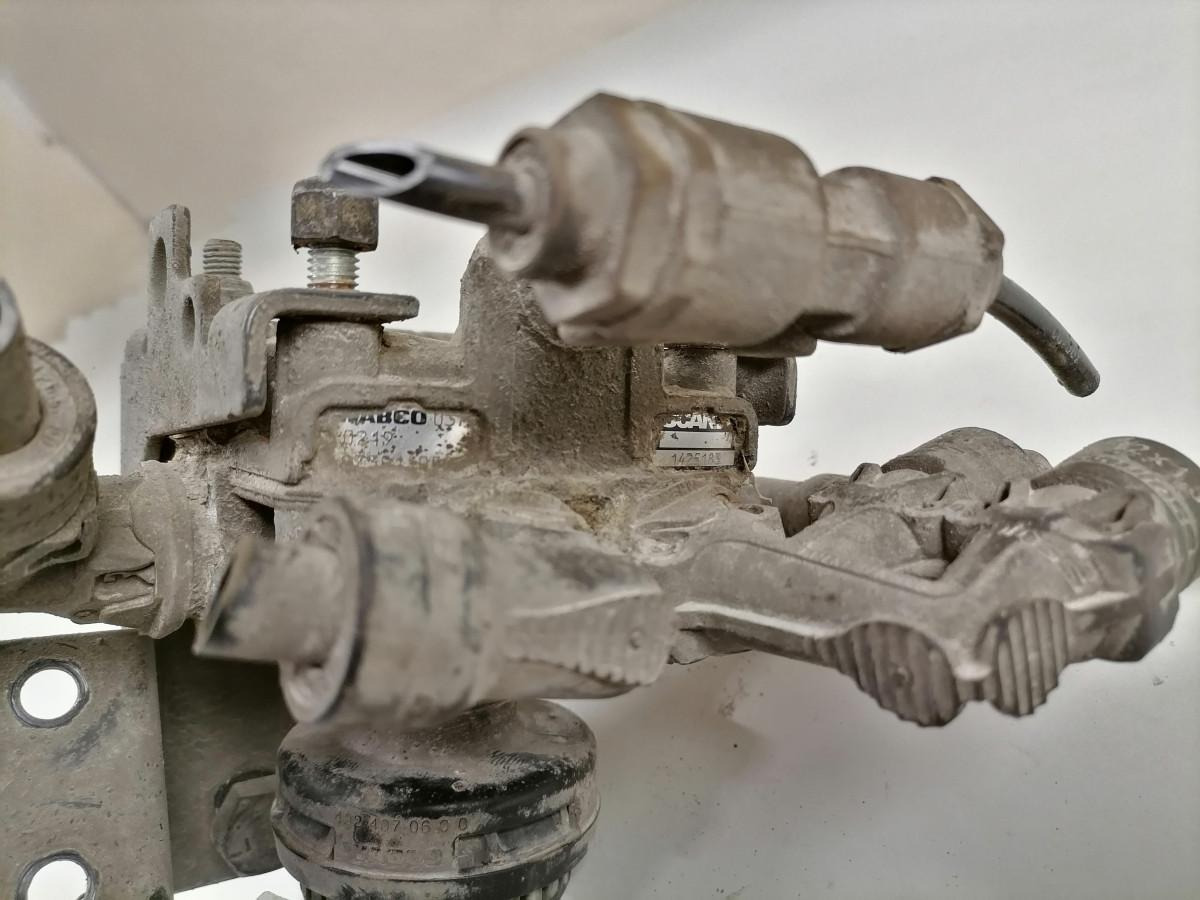 Scania Air pressure control valve 1425183 - Valve de frein pour Camion: photos 3 Scania Air pressure control valve 1425183 - Valve de frein pour Camion: photos 3
