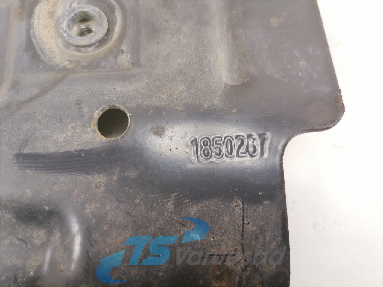 Scania Bumper bracket 1850267 - Pare-chocs pour Camion: photos 2 Scania Bumper bracket 1850267 - Pare-chocs pour Camion: photos 2