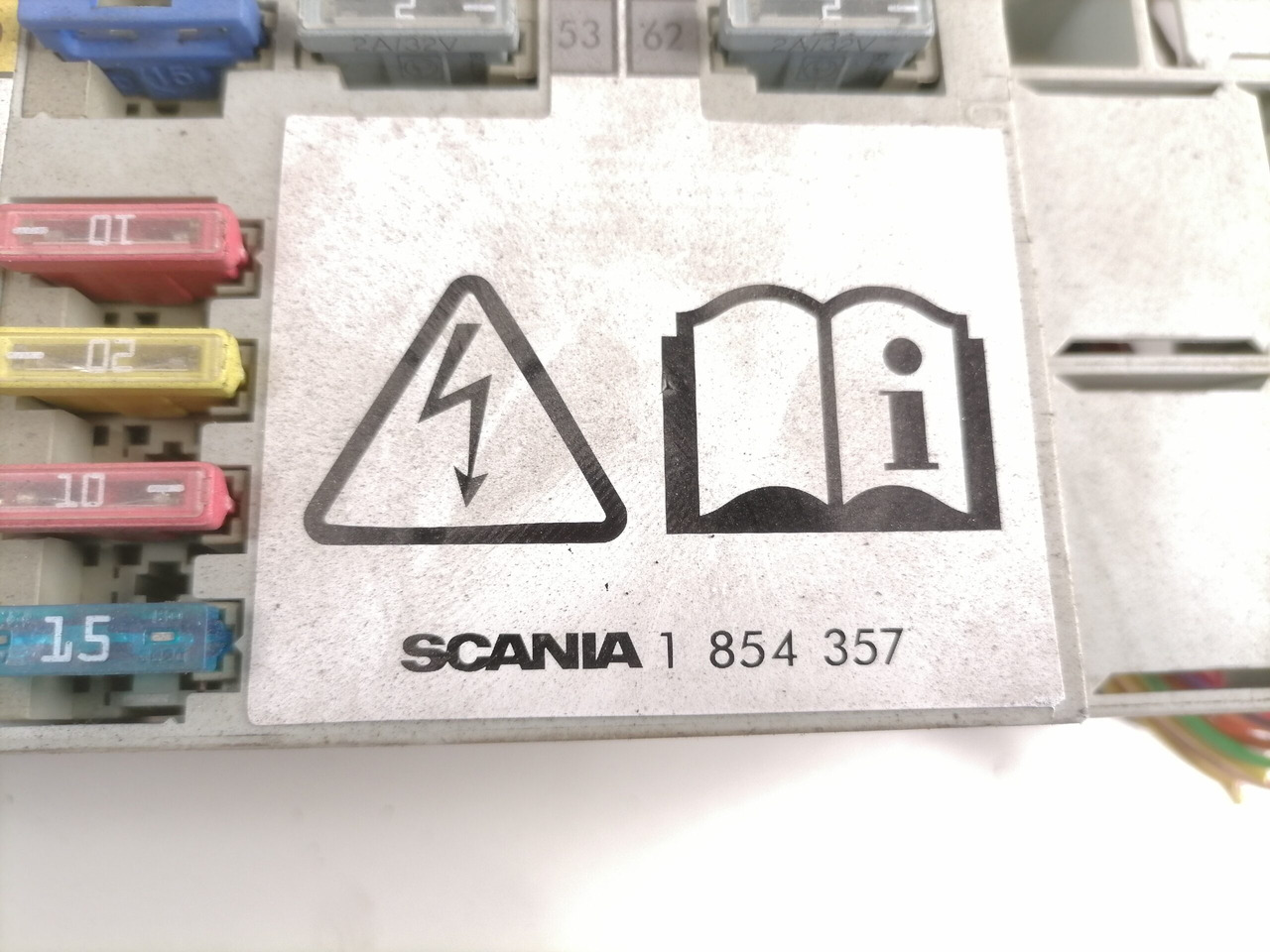 Scania Central electric unit 1854357 - Fusible pour Camion: photos 4 Scania Central electric unit 1854357 - Fusible pour Camion: photos 4