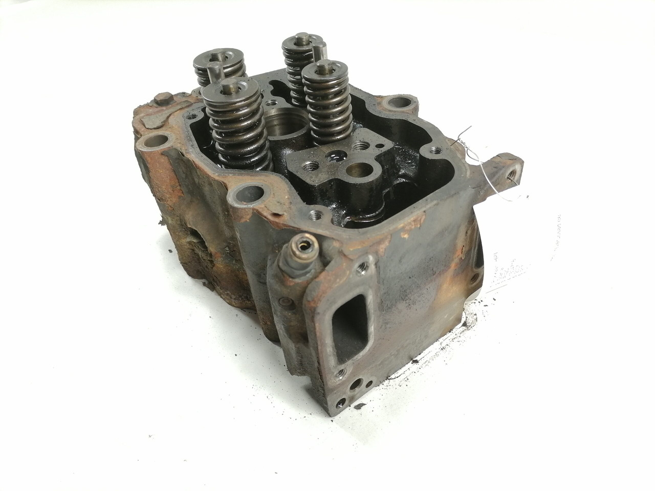 Scania Cylinder head, HPI 1804716 - Culasse pour Camion: photos 2 Scania Cylinder head, HPI 1804716 - Culasse pour Camion: photos 2