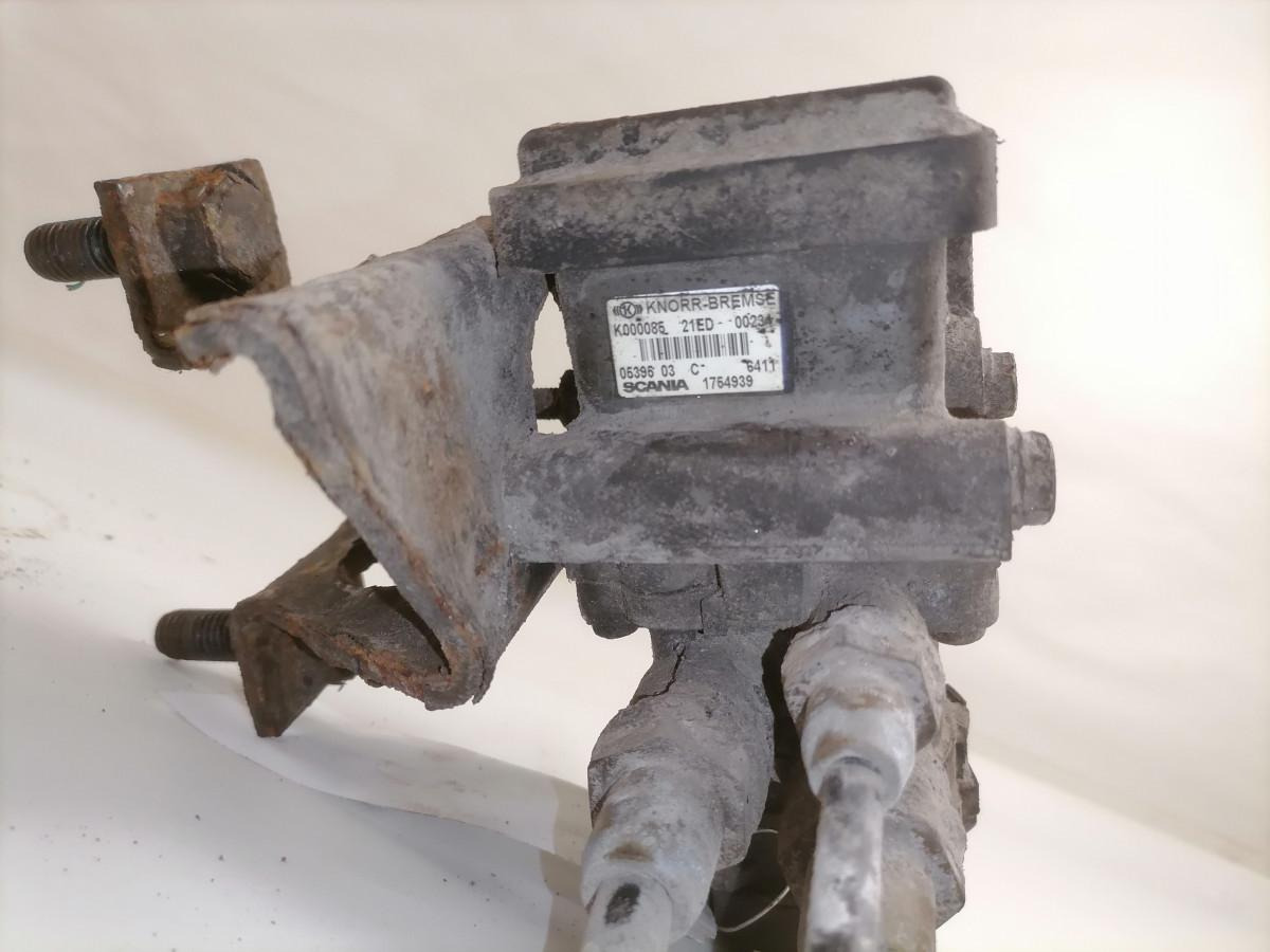 Scania EBS brake valve 1754939 - Valve de frein pour Camion: photos 5 Scania EBS brake valve 1754939 - Valve de frein pour Camion: photos 5