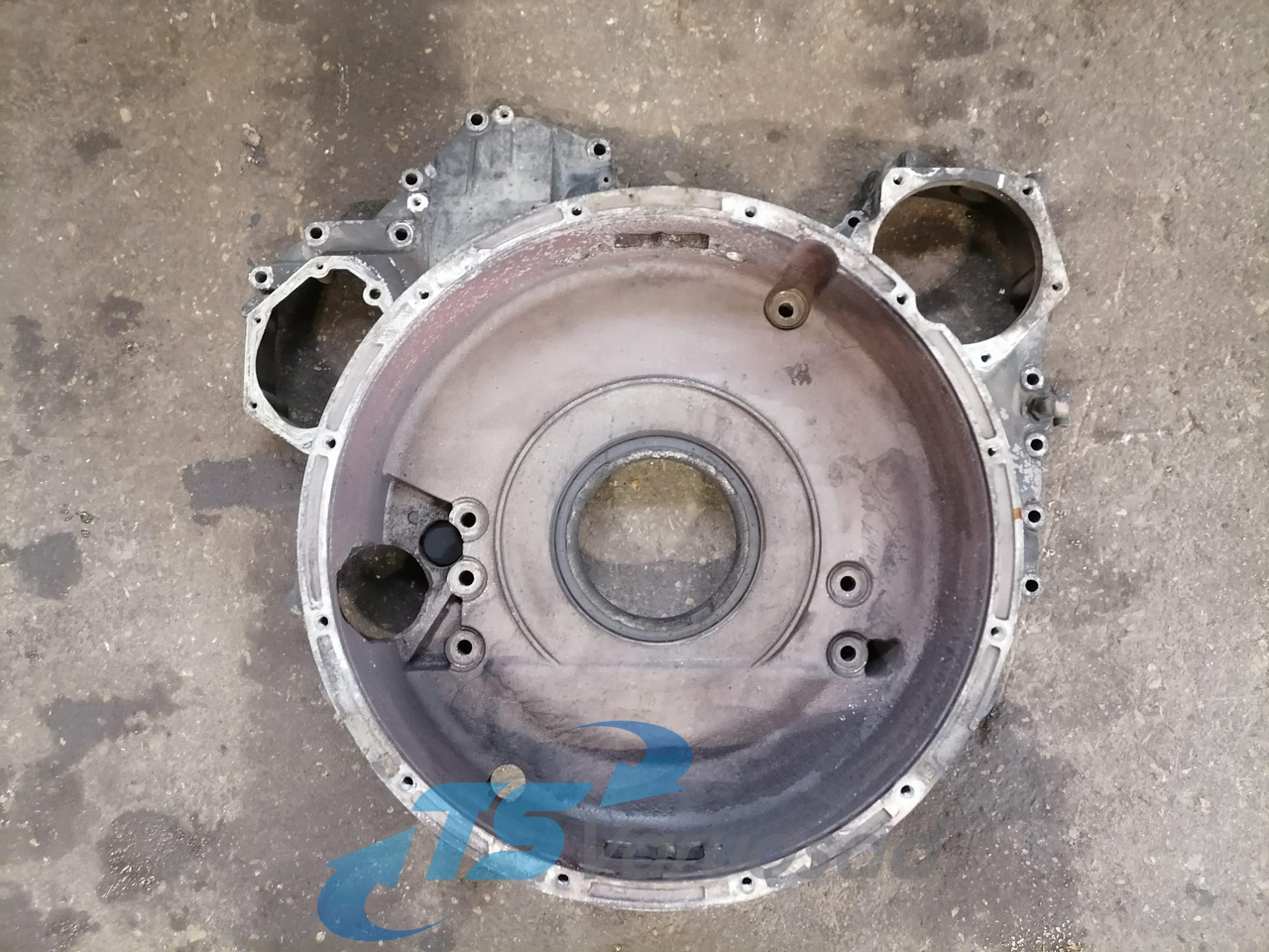 Scania Flywheel housing 1520268 - Volant moteur pour Camion: photos 1 Scania Flywheel housing 1520268 - Volant moteur pour Camion: photos 1