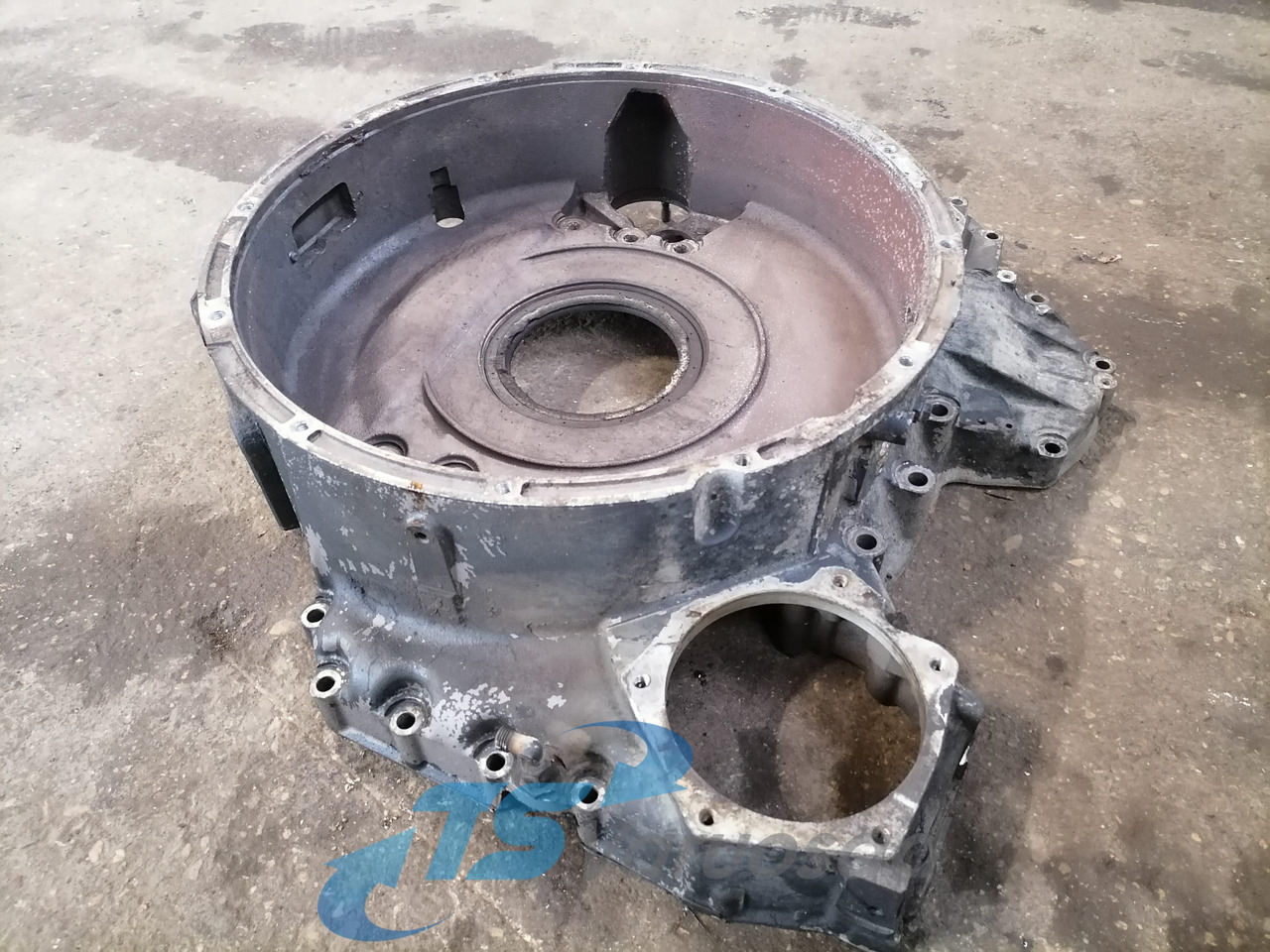 Scania Flywheel housing 1520268 - Volant moteur pour Camion: photos 3 Scania Flywheel housing 1520268 - Volant moteur pour Camion: photos 3