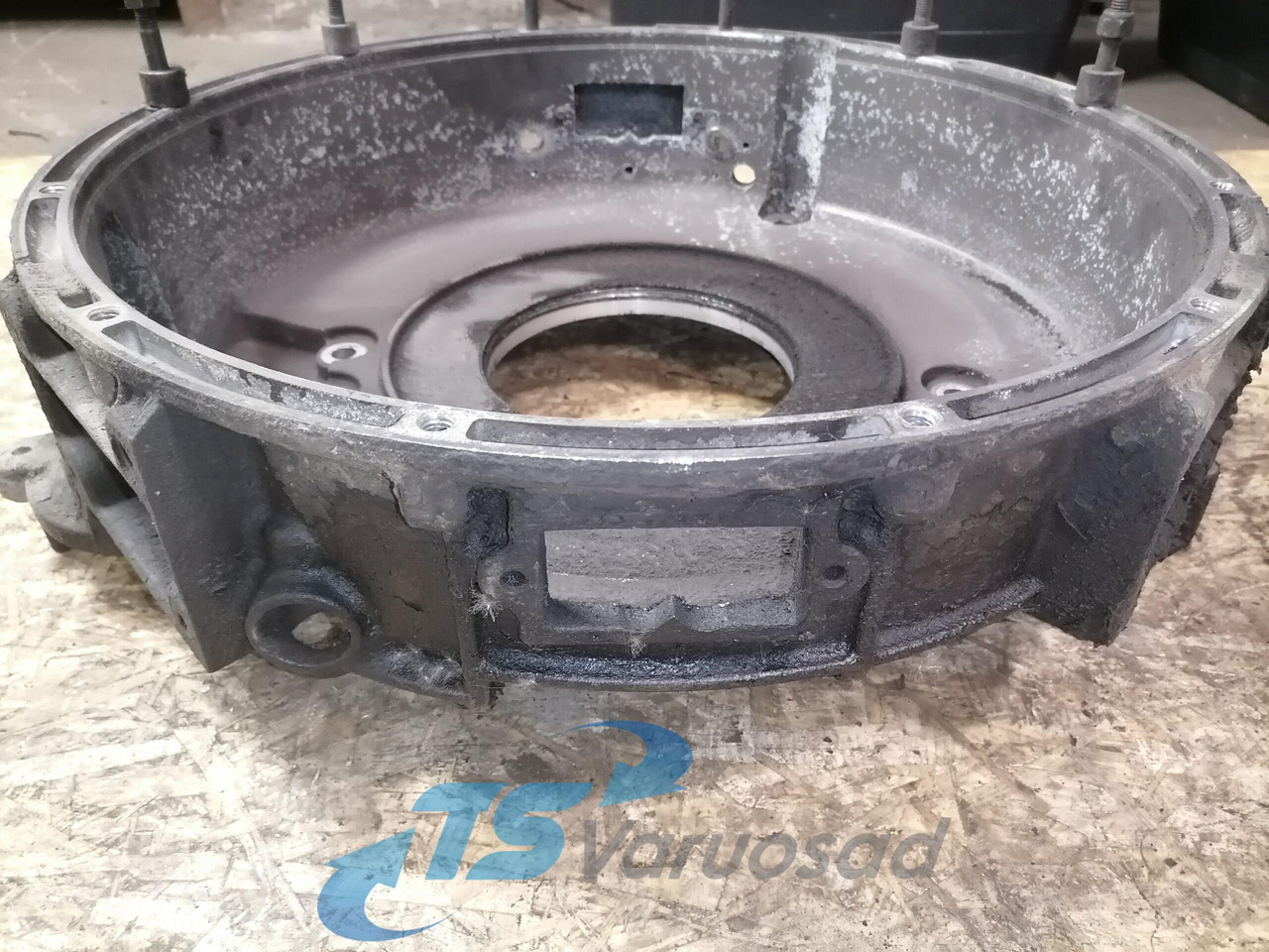 Scania Flywheel housing 1793662 - Volant moteur pour Camion: photos 5 Scania Flywheel housing 1793662 - Volant moteur pour Camion: photos 5