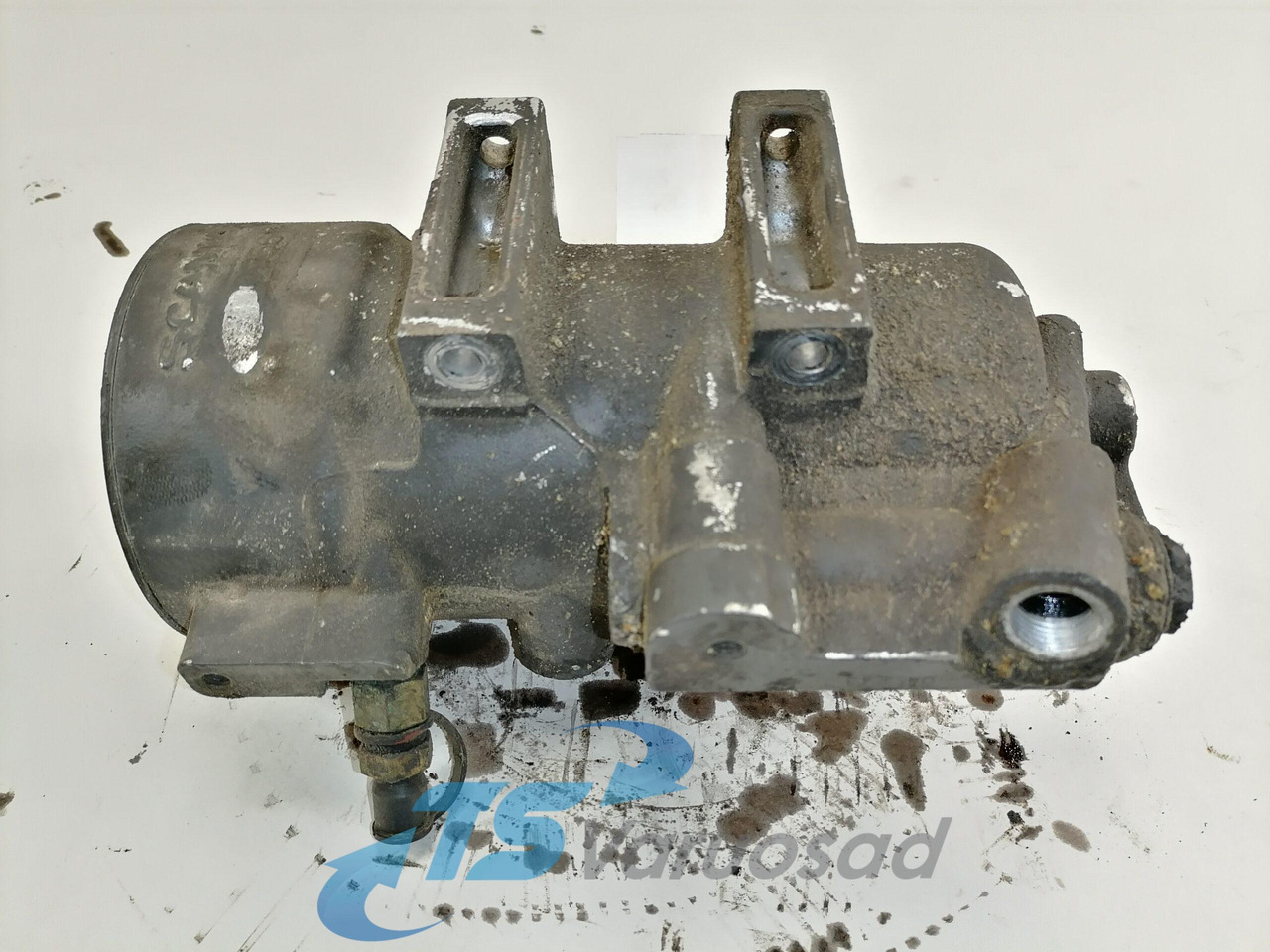 Scania Fuel filter unit 1778647 - Filtre à carburant pour Camion: photos 3 Scania Fuel filter unit 1778647 - Filtre à carburant pour Camion: photos 3