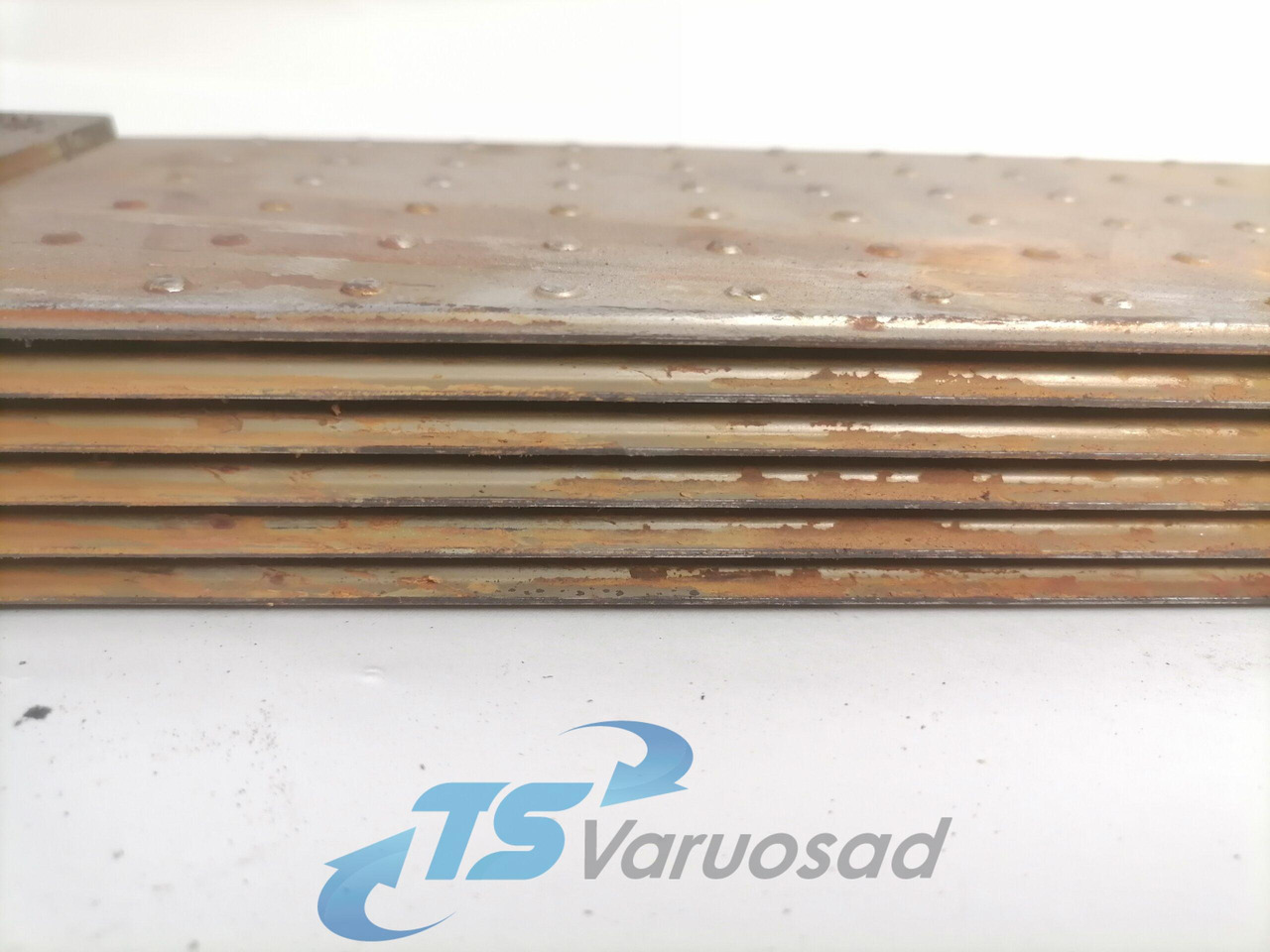 Scania Gerabox oil cooler 1753112 - Boîte de vitesse et pièces pour Camion: photos 3 Scania Gerabox oil cooler 1753112 - Boîte de vitesse et pièces pour Camion: photos 3