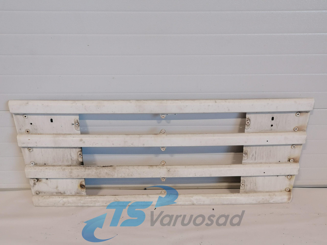 Scania Grille panel 1371856 - Calandre pour Camion: photos 1 Scania Grille panel 1371856 - Calandre pour Camion: photos 1