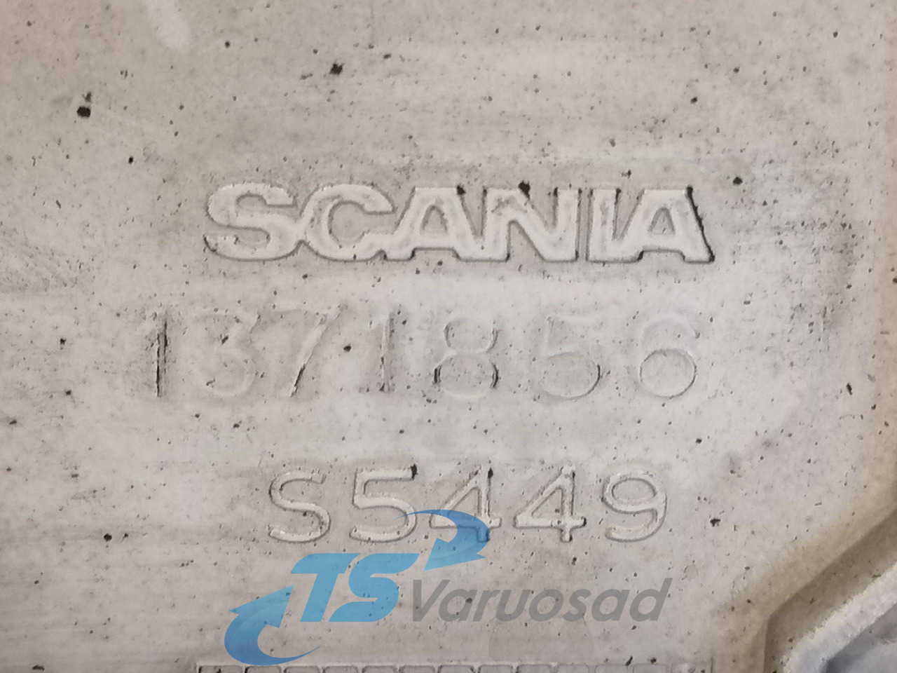 Scania Grille panel 1371856 - Calandre pour Camion: photos 3 Scania Grille panel 1371856 - Calandre pour Camion: photos 3