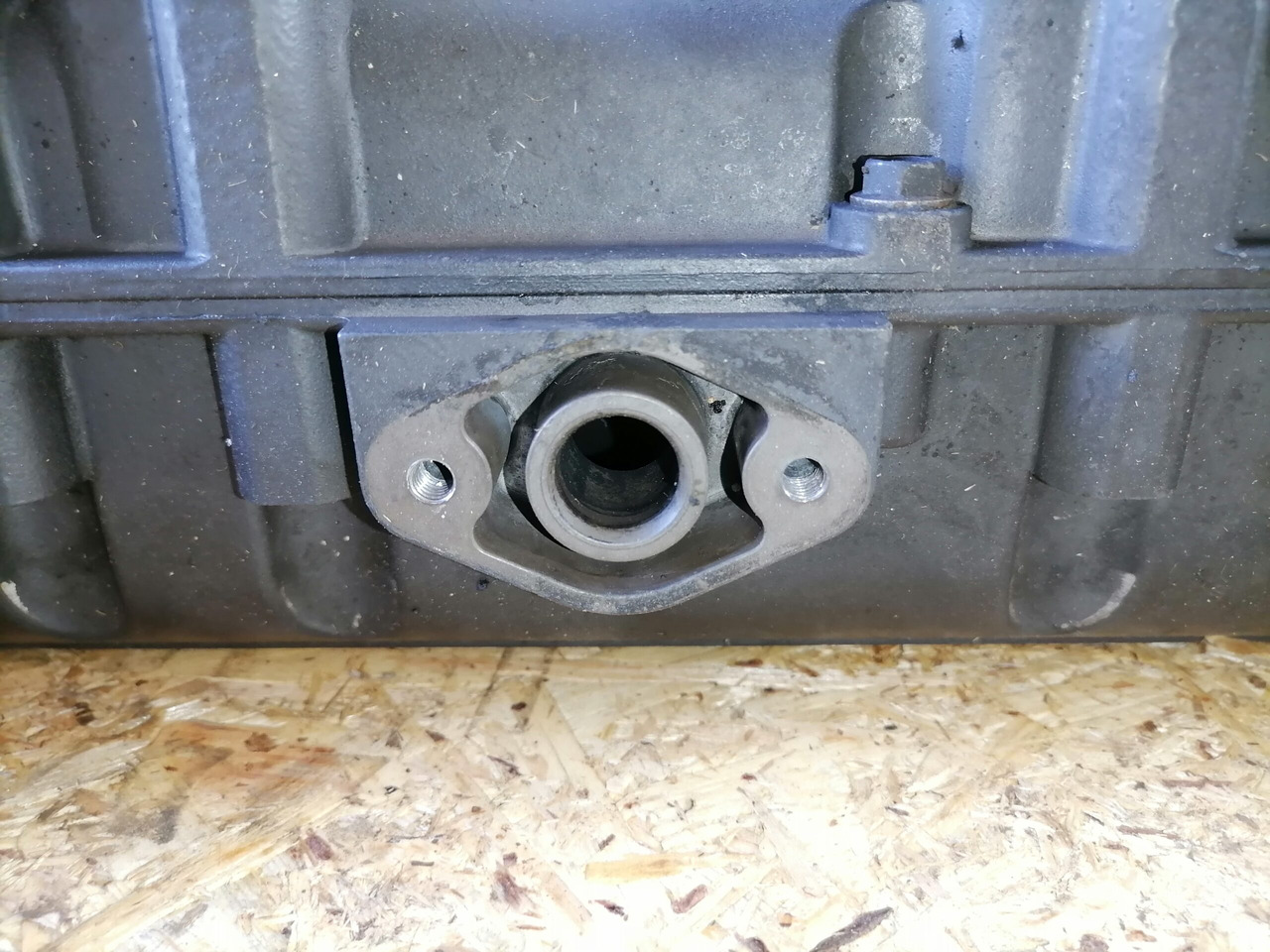 Scania Intake mainfold 1493717 - Collecteur d'admission pour Camion: photos 4 Scania Intake mainfold 1493717 - Collecteur d'admission pour Camion: photos 4