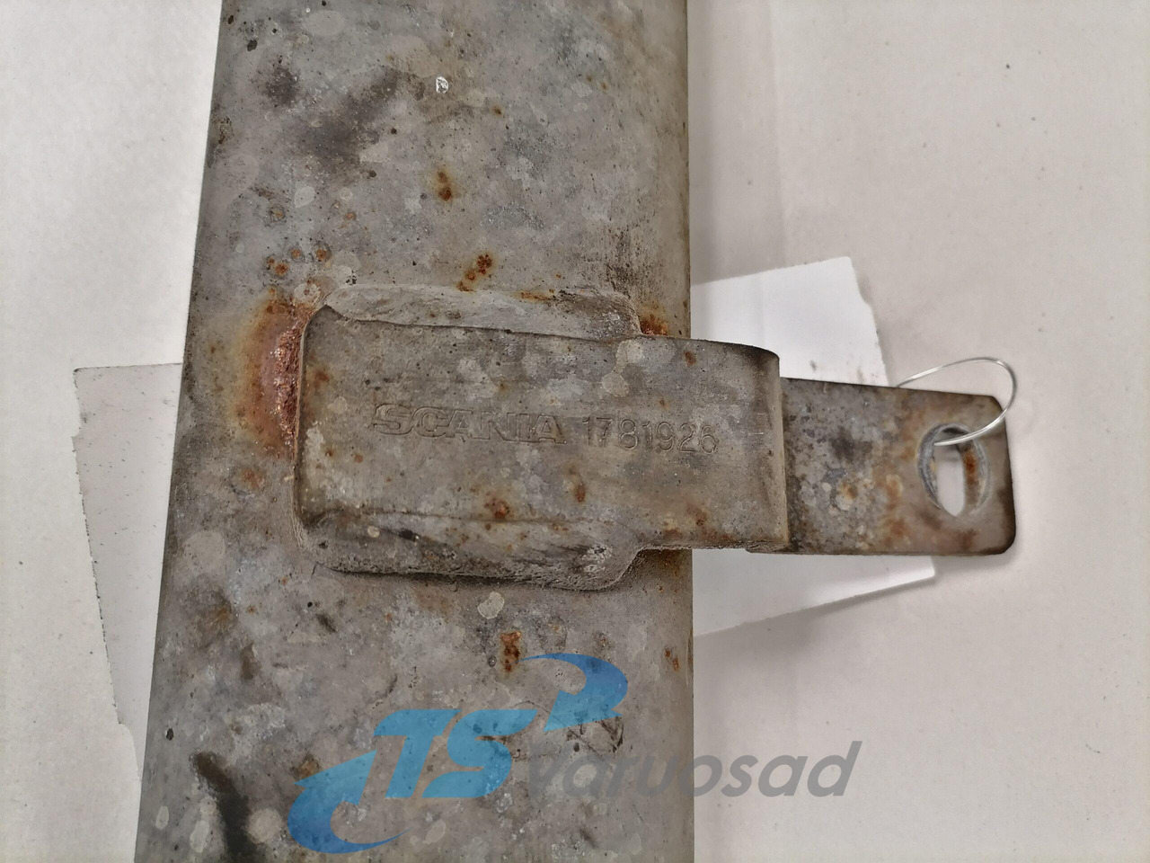 Scania Jahutusvedeliku toru, retarder 1781926 - Système de refroidissement pour Camion: photos 4 Scania Jahutusvedeliku toru, retarder 1781926 - Système de refroidissement pour Camion: photos 4