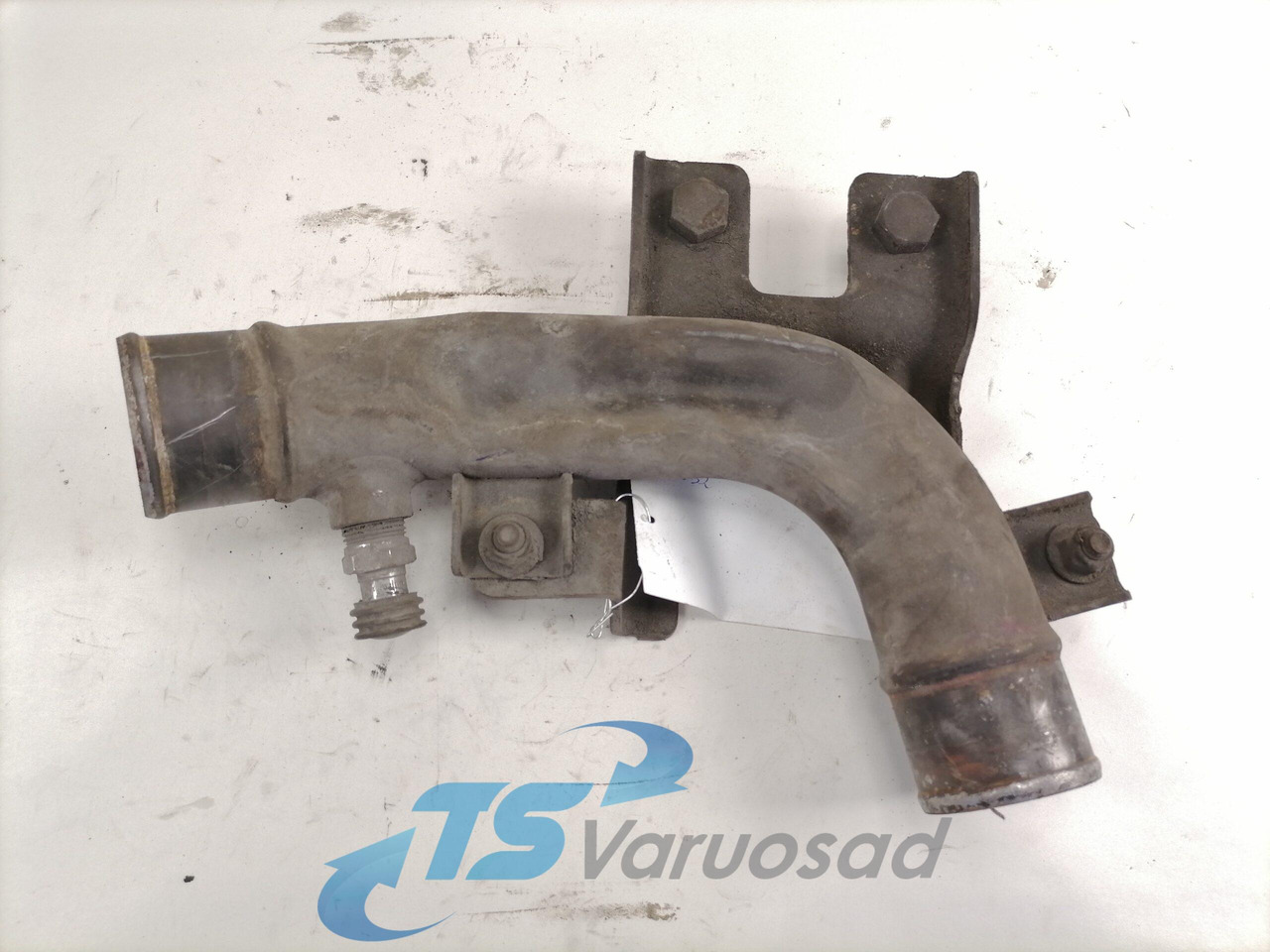 Scania Jahutusvedeliku toru, retarder 2018064 - Système de refroidissement pour Camion: photos 4 Scania Jahutusvedeliku toru, retarder 2018064 - Système de refroidissement pour Camion: photos 4