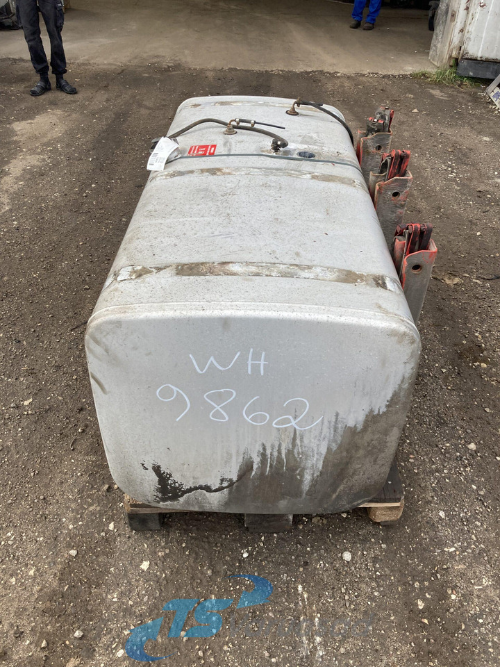 Scania Kütusepaak 600L 1517308 - Réservoir de carburant pour Camion: photos 4 Scania Kütusepaak 600L 1517308 - Réservoir de carburant pour Camion: photos 4