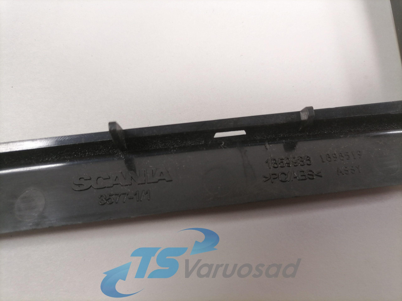 Scania Plastic cover 1859936 - Pièce universelle pour Camion: photos 3 Scania Plastic cover 1859936 - Pièce universelle pour Camion: photos 3