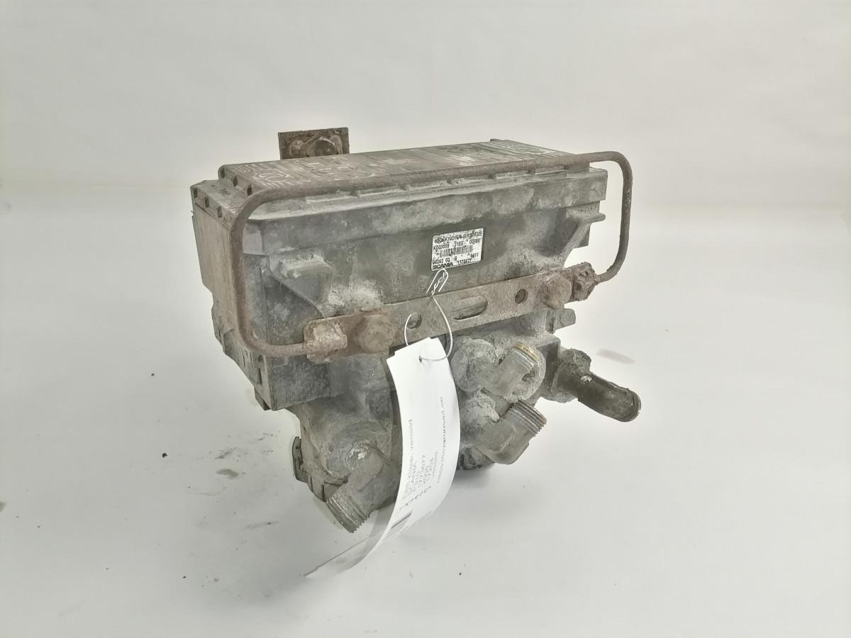 Scania Rear axel brake pressure control valve 1773677 - Valve de frein pour Camion: photos 2 Scania Rear axel brake pressure control valve 1773677 - Valve de frein pour Camion: photos 2
