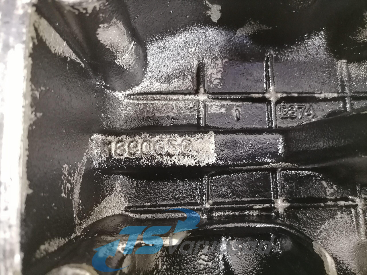 Scania Valve cover 1390650 - Culasse pour Camion: photos 3 Scania Valve cover 1390650 - Culasse pour Camion: photos 3