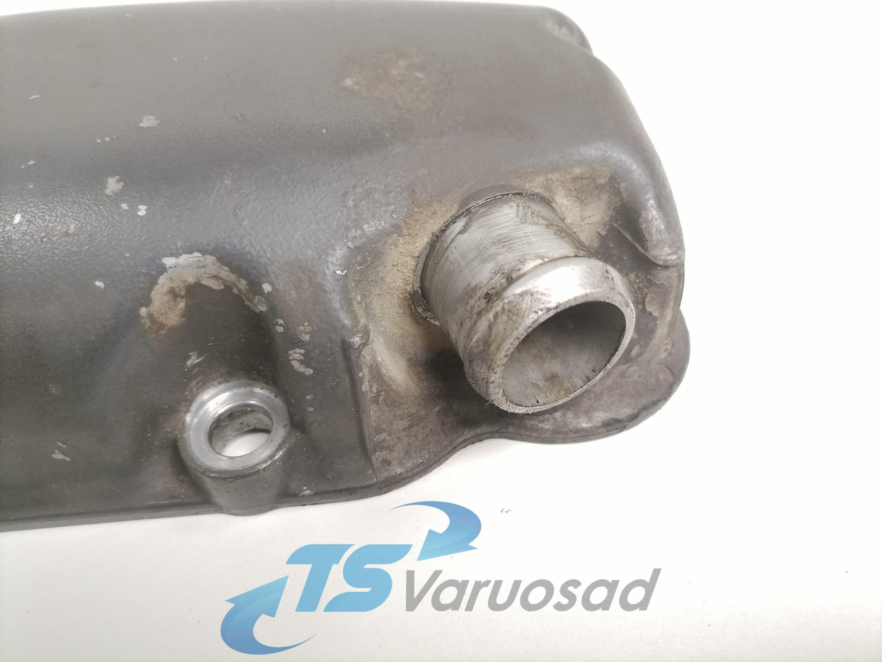 Scania Valve cover 1725068 - Culasse pour Camion: photos 2 Scania Valve cover 1725068 - Culasse pour Camion: photos 2