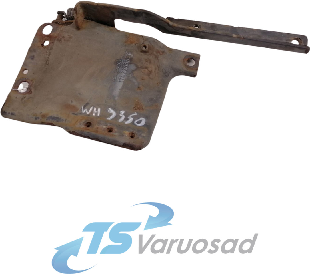 Scania lower grille carrier hinge 1742265 - Calandre pour Camion: photos 1 Scania lower grille carrier hinge 1742265 - Calandre pour Camion: photos 1