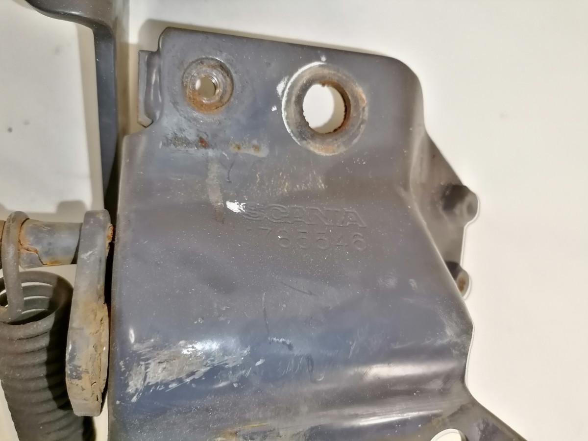 Scania lower grille carrier hinge 1785546 - Calandre pour Camion: photos 4 Scania lower grille carrier hinge 1785546 - Calandre pour Camion: photos 4