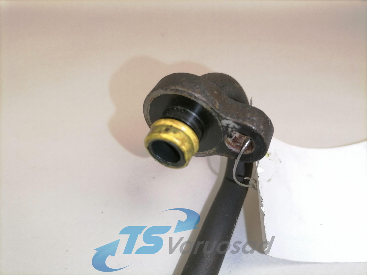 Volvo A/C pipe 82499193 - Chauffage/ Ventilation pour Camion: photos 4 Volvo A/C pipe 82499193 - Chauffage/ Ventilation pour Camion: photos 4