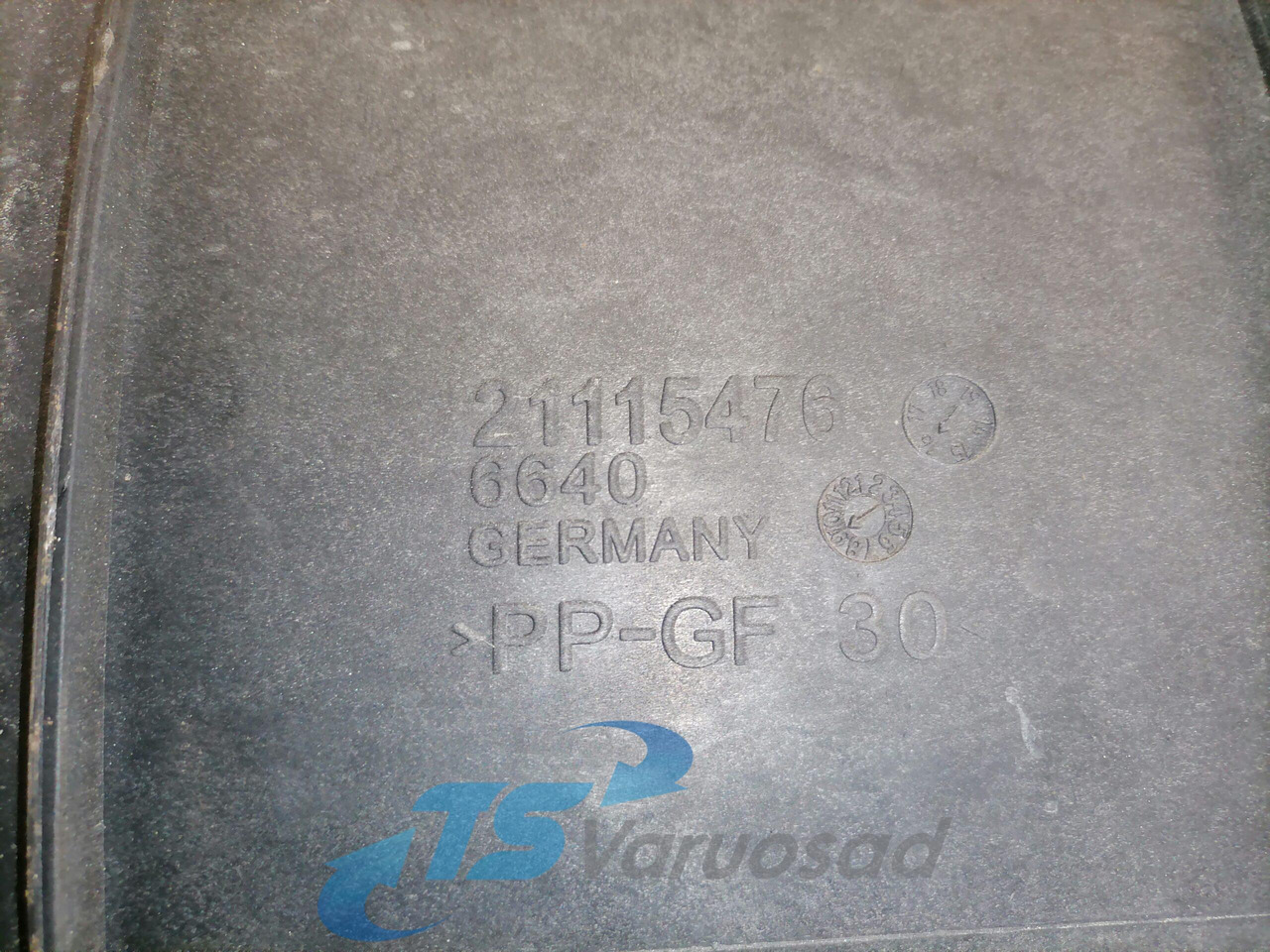 Volvo Air filter housing 21115476 - Système d'admission d'air pour Camion: photos 4 Volvo Air filter housing 21115476 - Système d'admission d'air pour Camion: photos 4