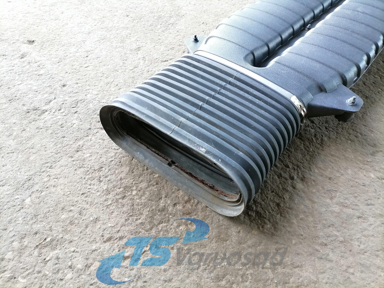 Volvo Air intake 8149814 - Système d'admission d'air pour Camion: photos 4 Volvo Air intake 8149814 - Système d'admission d'air pour Camion: photos 4