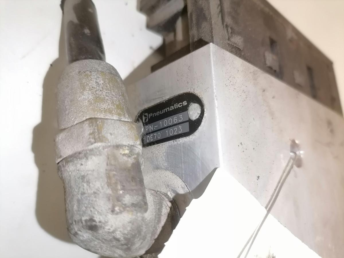 Volvo Air suspension control valve, ECAS 3944717 - Valve de frein pour Camion: photos 4 Volvo Air suspension control valve, ECAS 3944717 - Valve de frein pour Camion: photos 4