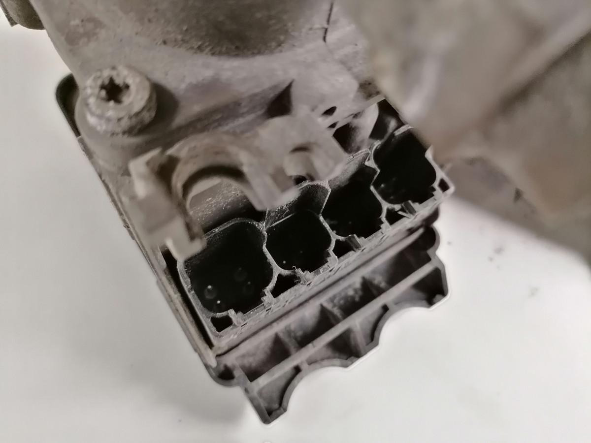Volvo EBS brake valve 21114974 - Valve de frein pour Camion: photos 4 Volvo EBS brake valve 21114974 - Valve de frein pour Camion: photos 4