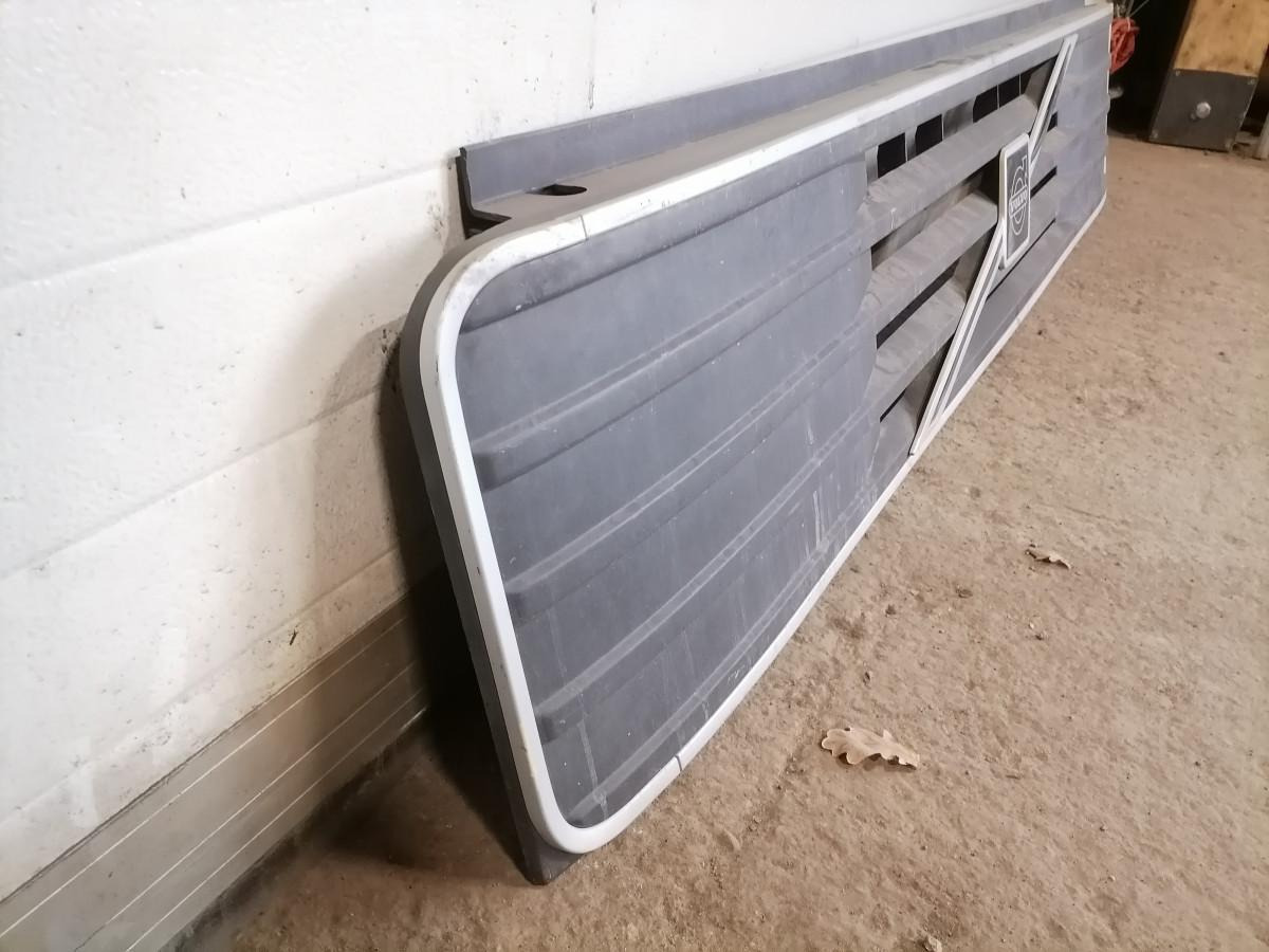 Volvo Grille panel 8144455 - Calandre pour Camion: photos 4 Volvo Grille panel 8144455 - Calandre pour Camion: photos 4