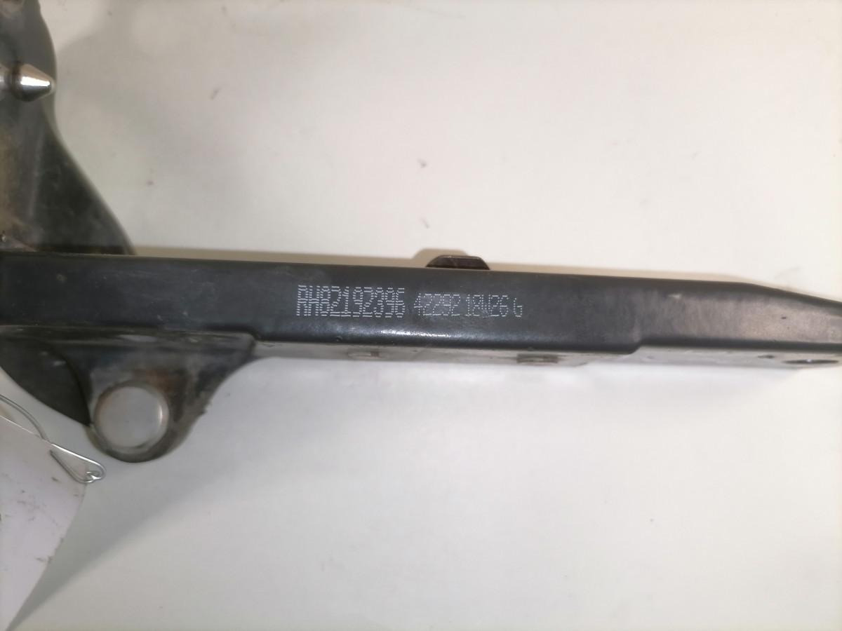 Volvo Iluvõre kandurhing 82192396 - Calandre pour Camion: photos 4 Volvo Iluvõre kandurhing 82192396 - Calandre pour Camion: photos 4