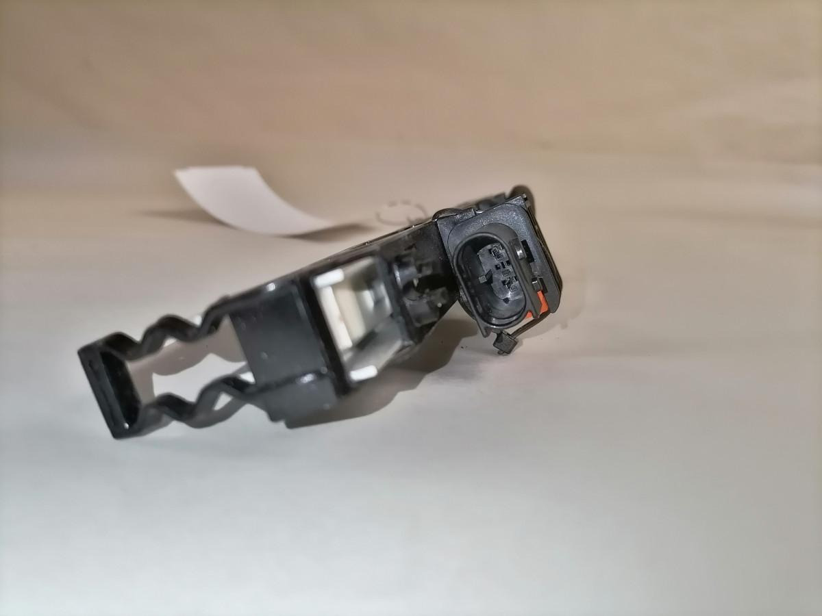 Volvo Kabiini reklaamvalgusti 82329165 - Lumière/ Éclairage pour Camion: photos 5 Volvo Kabiini reklaamvalgusti 82329165 - Lumière/ Éclairage pour Camion: photos 5