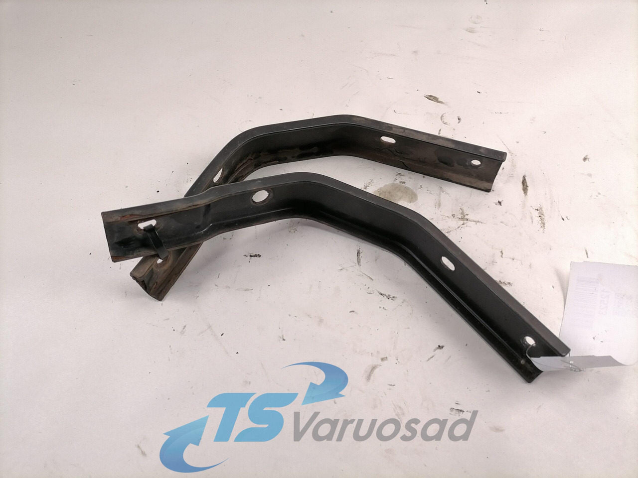 Volvo Kabiini tuulesuunaja kandur 8191568 - Aérodynamique/ Spoilers pour Camion: photos 1 Volvo Kabiini tuulesuunaja kandur 8191568 - Aérodynamique/ Spoilers pour Camion: photos 1