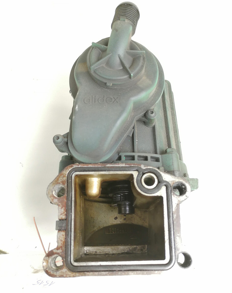 Volvo Karterituulutuse õliaurude separaator 21373007 - Carter pour Camion: photos 2 Volvo Karterituulutuse õliaurude separaator 21373007 - Carter pour Camion: photos 2
