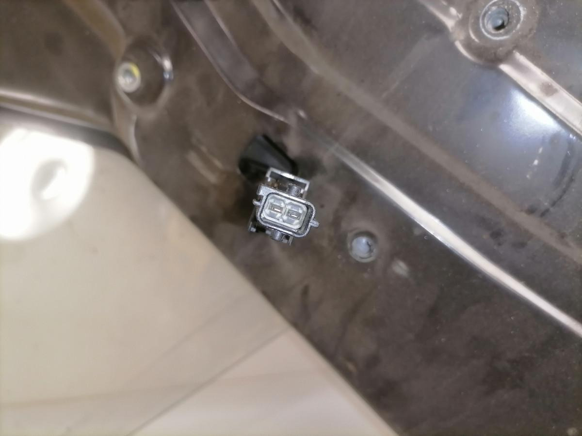 Volvo Küljeklaas, parem 20862570 - Fenêtre et pièces pour Camion: photos 4 Volvo Küljeklaas, parem 20862570 - Fenêtre et pièces pour Camion: photos 4