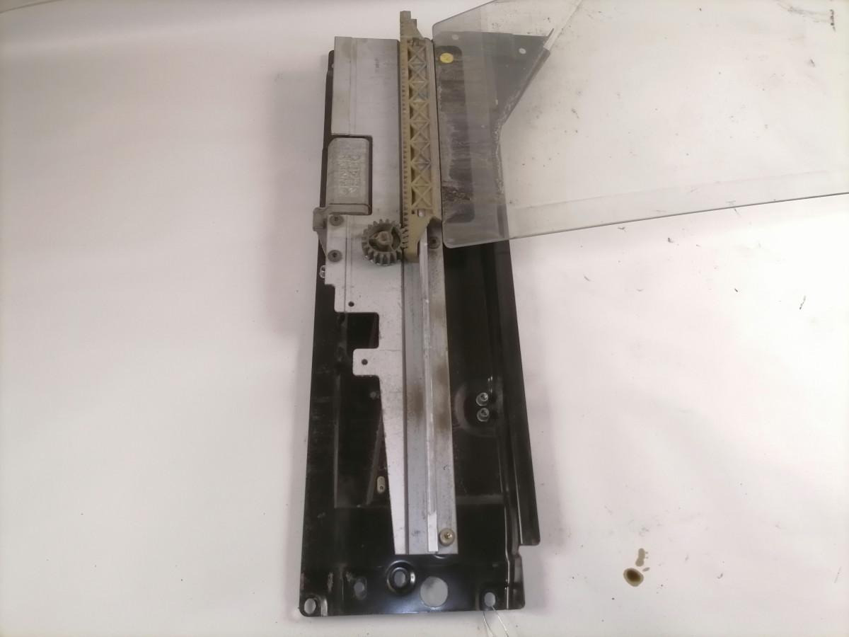 Volvo Küljeklaas, parem 20862570 - Fenêtre et pièces pour Camion: photos 3 Volvo Küljeklaas, parem 20862570 - Fenêtre et pièces pour Camion: photos 3
