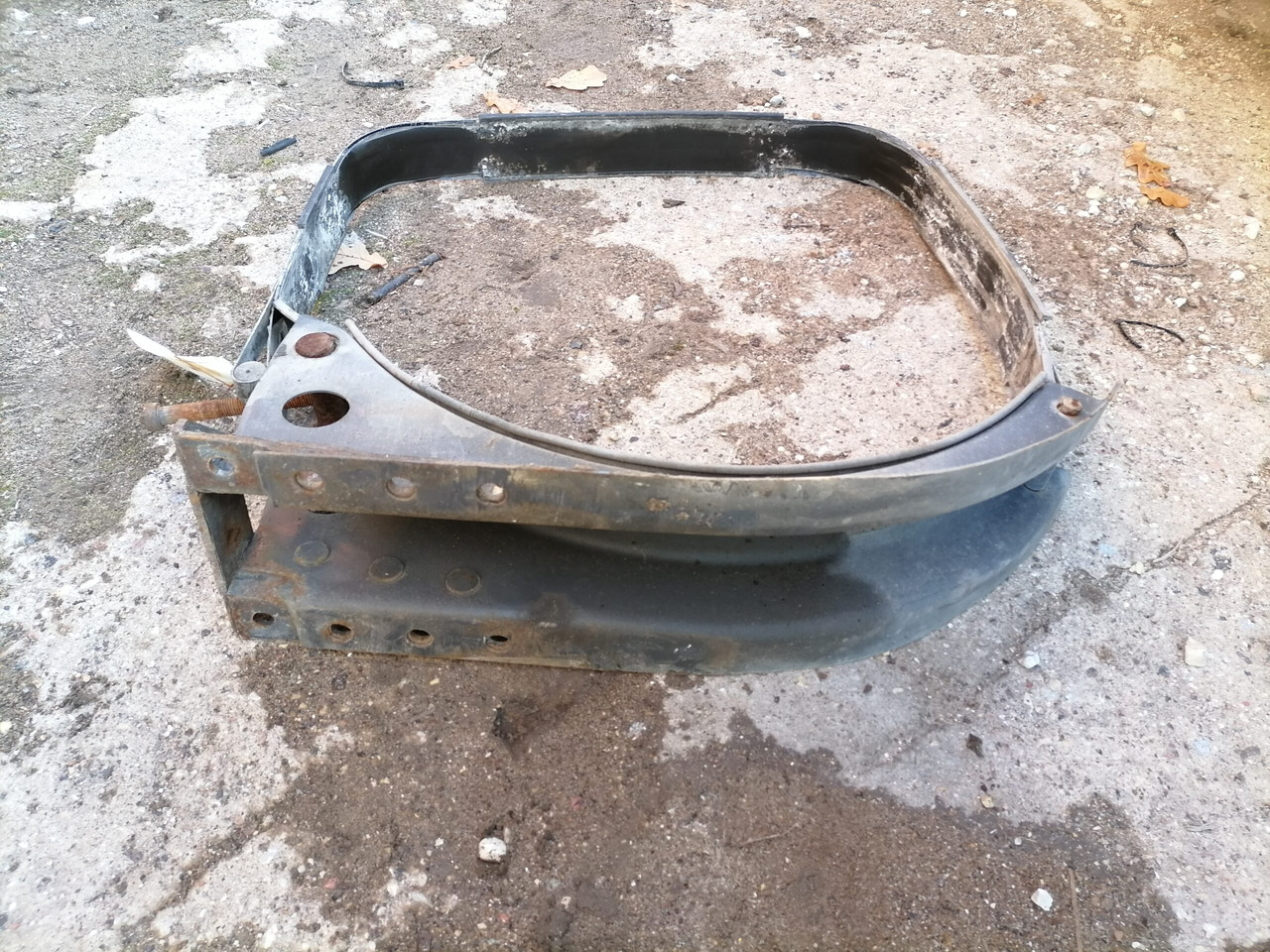 Volvo Kütusepaagi kandur, Volvo 20721537 - Réservoir de carburant pour Camion: photos 2 Volvo Kütusepaagi kandur, Volvo 20721537 - Réservoir de carburant pour Camion: photos 2