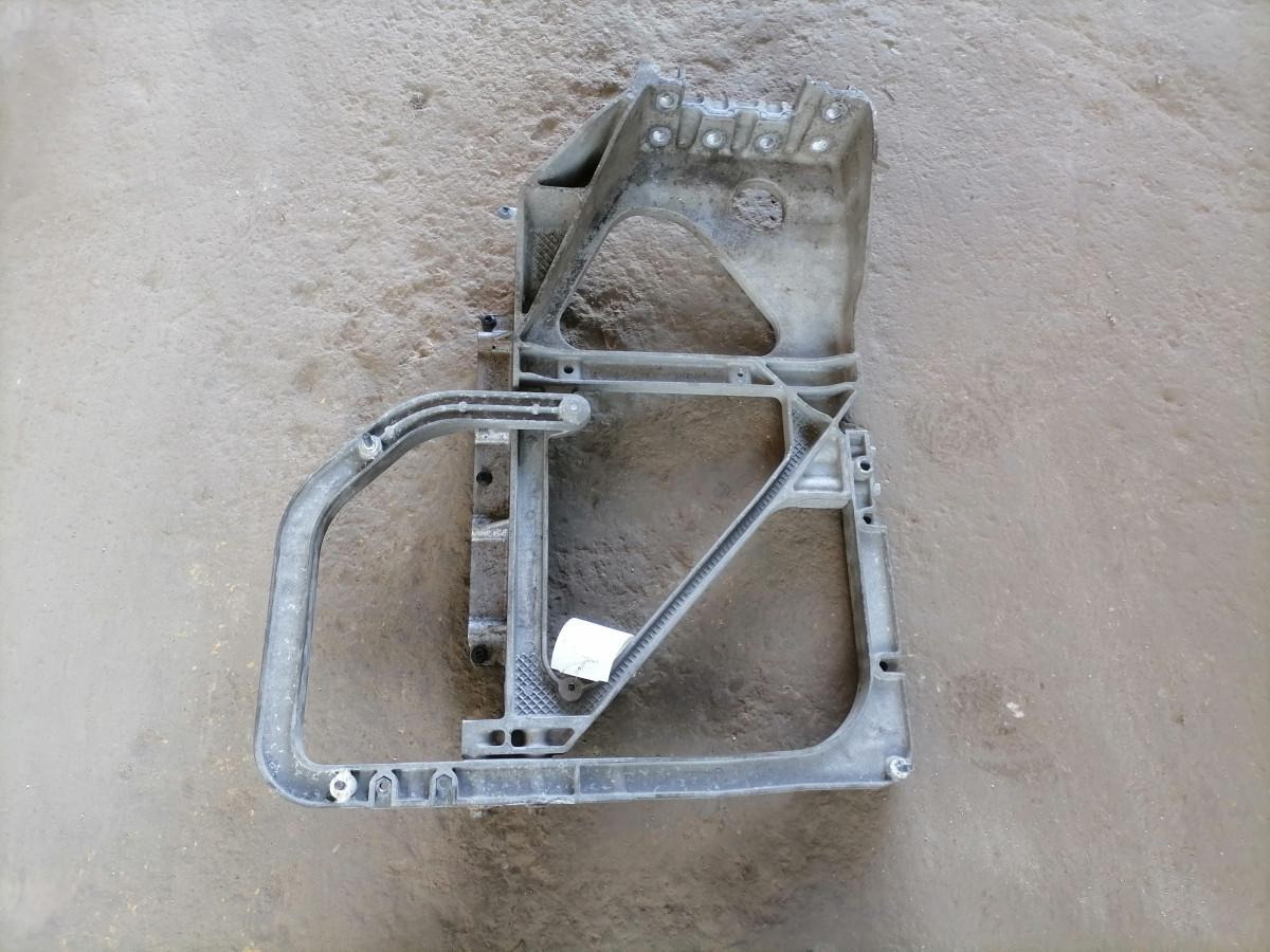 Volvo Mudguard bracket 21341500 - Pièce universelle pour Camion: photos 2 Volvo Mudguard bracket 21341500 - Pièce universelle pour Camion: photos 2