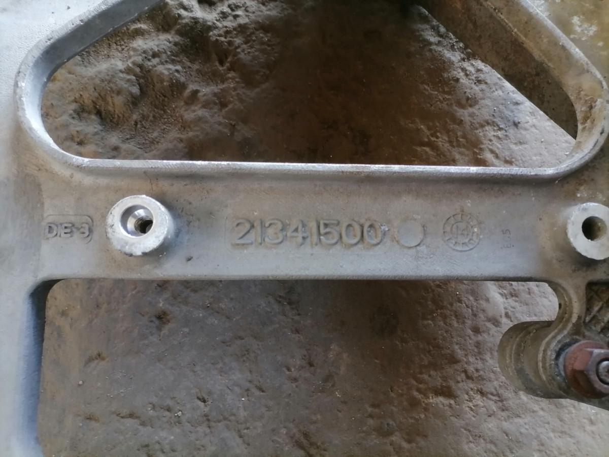 Volvo Mudguard bracket 21341500 - Pièce universelle pour Camion: photos 3 Volvo Mudguard bracket 21341500 - Pièce universelle pour Camion: photos 3