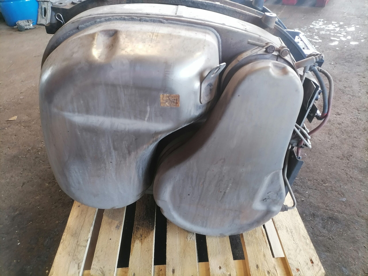 Volvo Muffler 21364816 - Silencieux pour Camion: photos 5 Volvo Muffler 21364816 - Silencieux pour Camion: photos 5