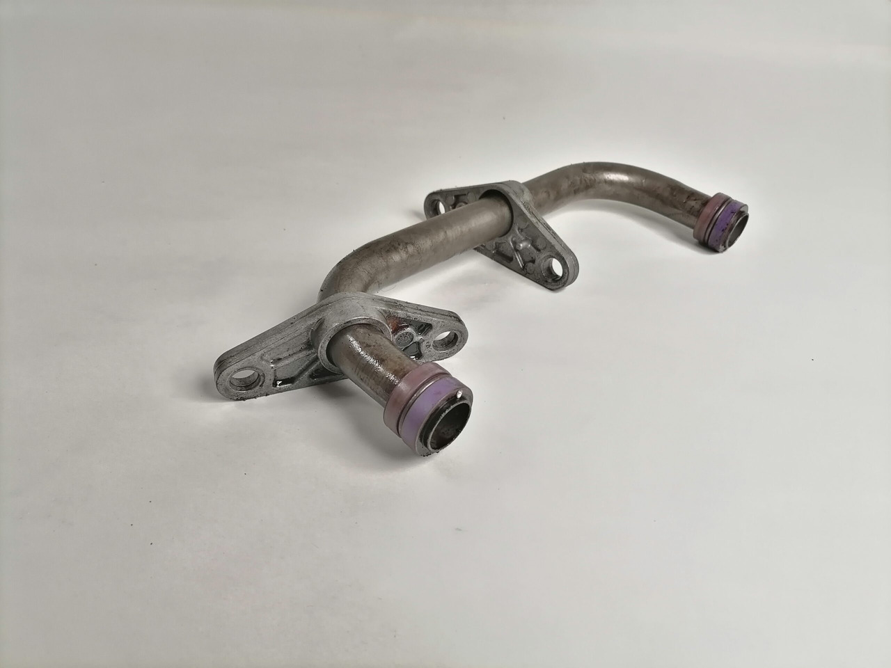 Volvo Oil pump pipe 20498189 - Pompe à huile pour Camion: photos 1 Volvo Oil pump pipe 20498189 - Pompe à huile pour Camion: photos 1