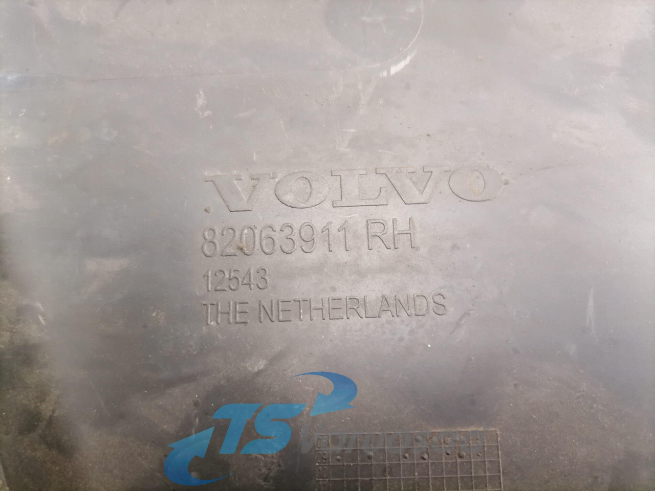 Volvo Plastic 82063911 - Aérodynamique/ Spoilers pour Camion: photos 3 Volvo Plastic 82063911 - Aérodynamique/ Spoilers pour Camion: photos 3