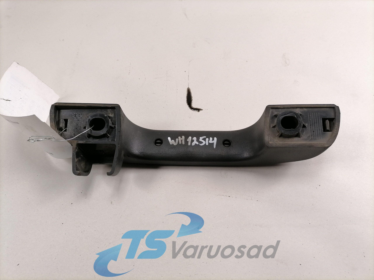 Volvo Plastikdetail, iluvõre käepide 20383543 - Aérodynamique/ Spoilers pour Camion: photos 2 Volvo Plastikdetail, iluvõre käepide 20383543 - Aérodynamique/ Spoilers pour Camion: photos 2