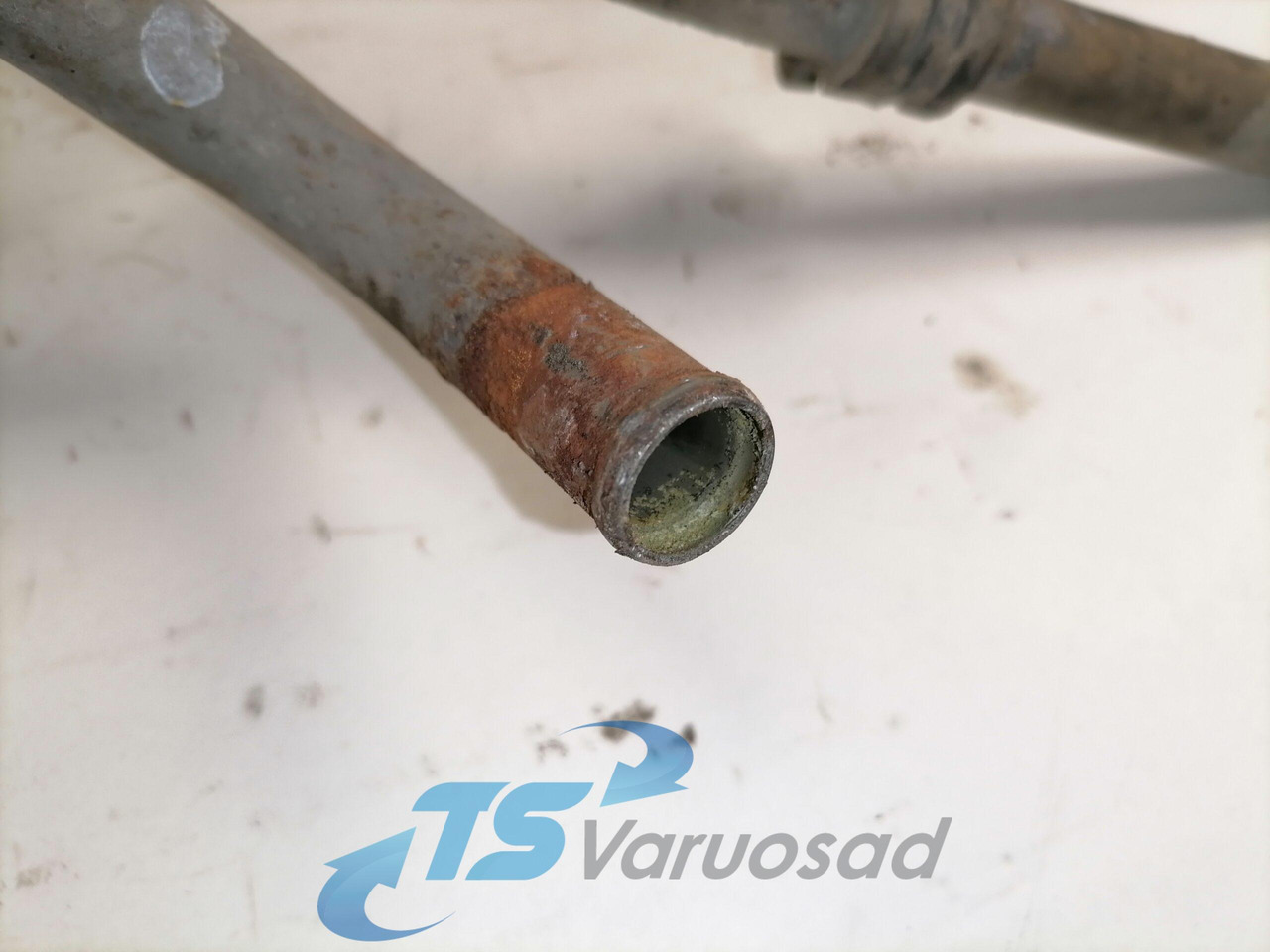 Volvo Salongisoojendus torud 21924629 - Chauffage/ Ventilation pour Camion: photos 2 Volvo Salongisoojendus torud 21924629 - Chauffage/ Ventilation pour Camion: photos 2