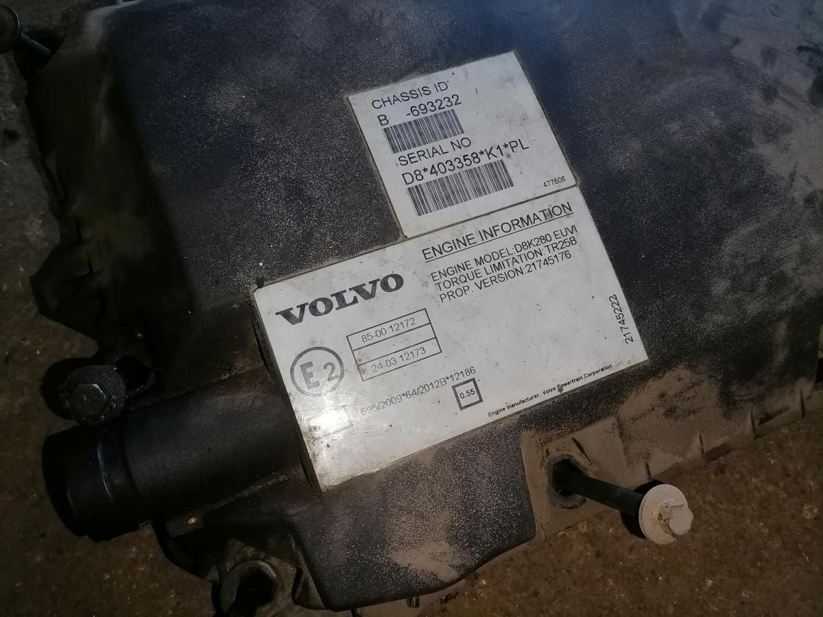 Volvo Valve cover 21717720 - Culasse pour Camion: photos 5 Volvo Valve cover 21717720 - Culasse pour Camion: photos 5