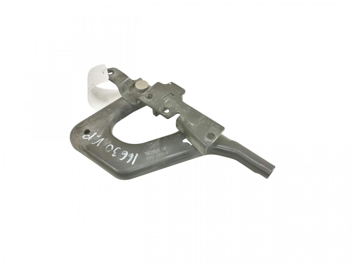 Volvo lower grille carrier hinge 78629519 - Calandre pour Camion: photos 1 Volvo lower grille carrier hinge 78629519 - Calandre pour Camion: photos 1