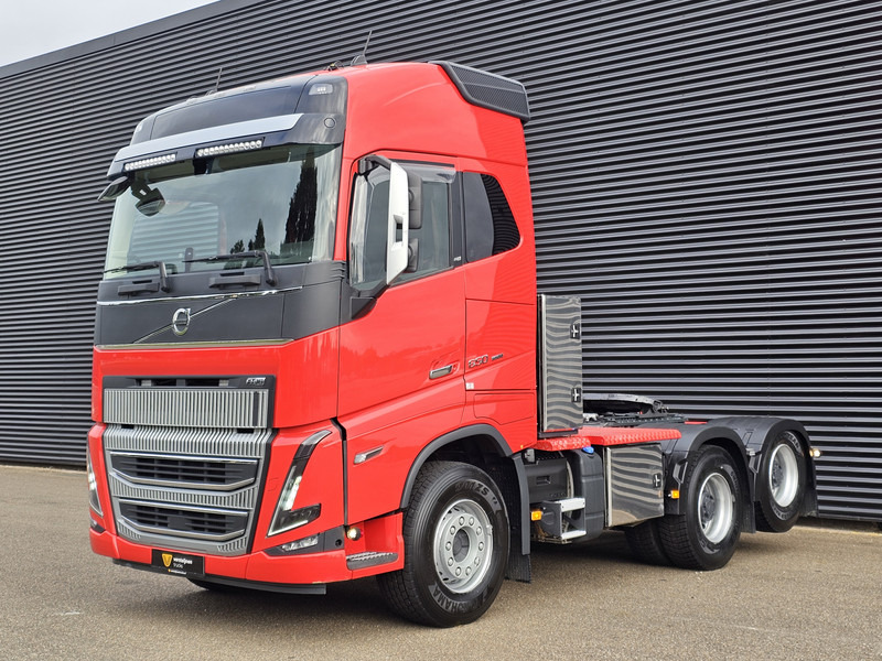 Volvo FH 16 650 / 6x4 BOOGIE / HYDRAULIC / RETARDER / DYNAMIC STEER - Camion: photos 1 Volvo FH 16 650 / 6x4 BOOGIE / HYDRAULIC / RETARDER / DYNAMIC STEER - Camion: photos 1