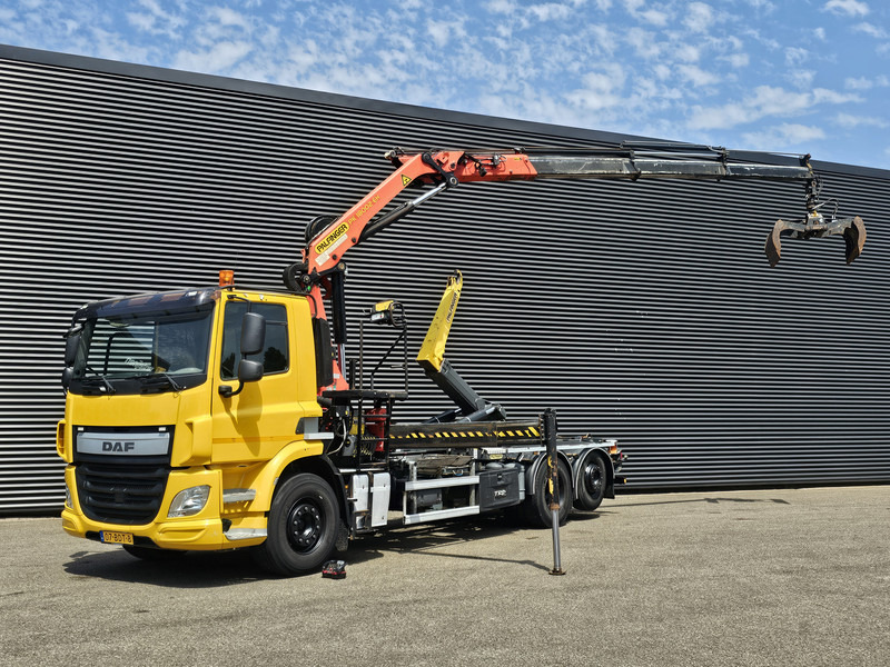 DAF CF 330 6x2-4 / PALFINGER CRANE + HOOKLIFT - Camion ampliroll, Camion grue: photos 1 DAF CF 330 6x2-4 / PALFINGER CRANE + HOOKLIFT - Camion ampliroll, Camion grue: photos 1