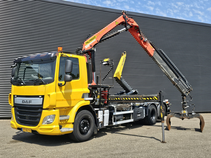 DAF CF 330 6x2-4 / PALFINGER CRANE + HOOKLIFT - Camion ampliroll, Camion grue: photos 2 DAF CF 330 6x2-4 / PALFINGER CRANE + HOOKLIFT - Camion ampliroll, Camion grue: photos 2