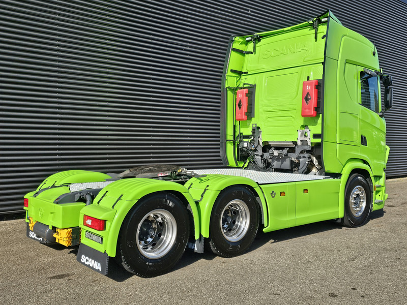 Scania S770 / 6x4 / V8 / FULL AIR / RETARDER - Tracteur routier: photos 2 Scania S770 / 6x4 / V8 / FULL AIR / RETARDER - Tracteur routier: photos 2