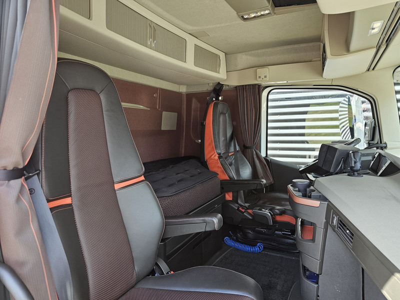 Tracteur routier Volvo FH 16.750 4x2 / FULL AIR / RETARDER / I PARK COOL: photos 9