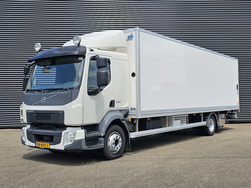 Volvo FL250 / 4X2 / ELECTRO-COOLING / LIFT / KOFFER / LBW - Camion fourgon: photos 1 Volvo FL250 / 4X2 / ELECTRO-COOLING / LIFT / KOFFER / LBW - Camion fourgon: photos 1